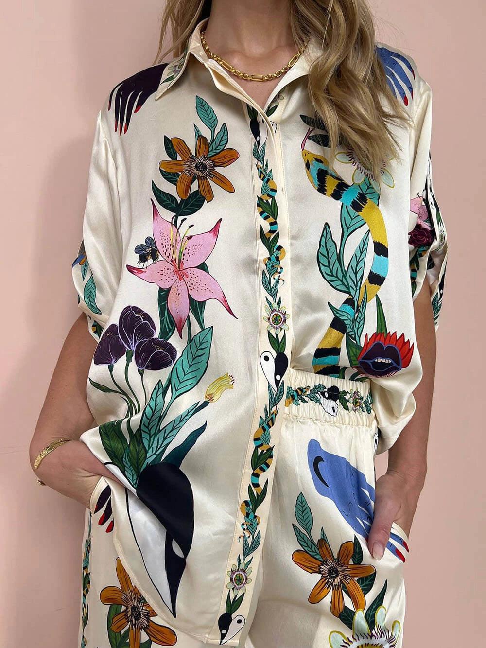Nika | Ensemble chemise et pantalon en satin à imprimé unique Vibes de station
