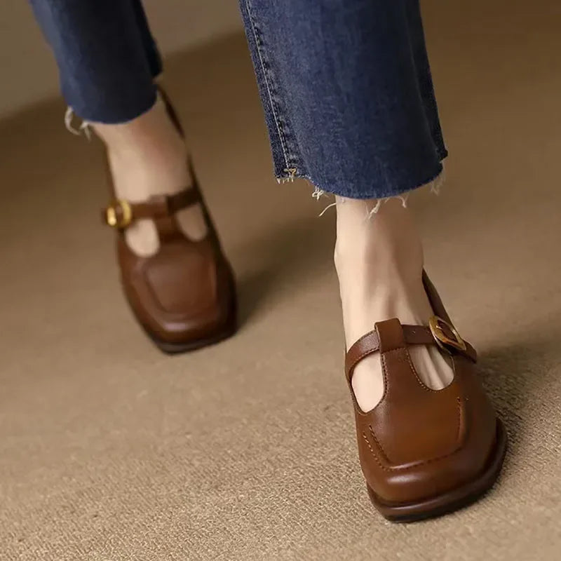 Ysolenne | Escarpins T-Strap Classiques et Élégants