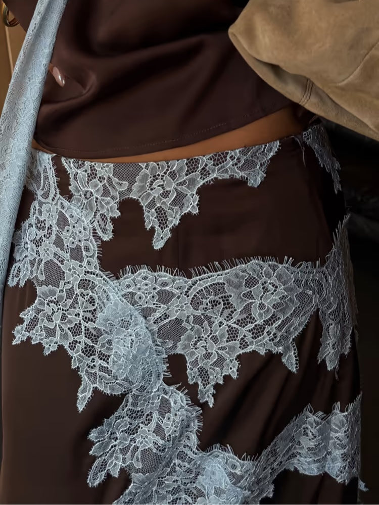 Isabella | Ensemble Haut et Jupe avec Panneau en Dentelle