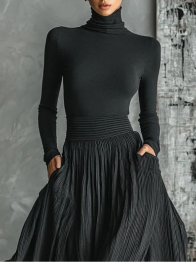 Samantha | Ensemble Col Roulé Noir et Jupe Plissée