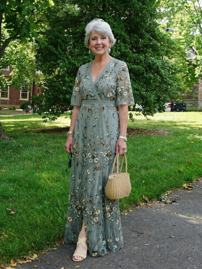 Melodi – Robe longue à fleurs avec décolleté en V